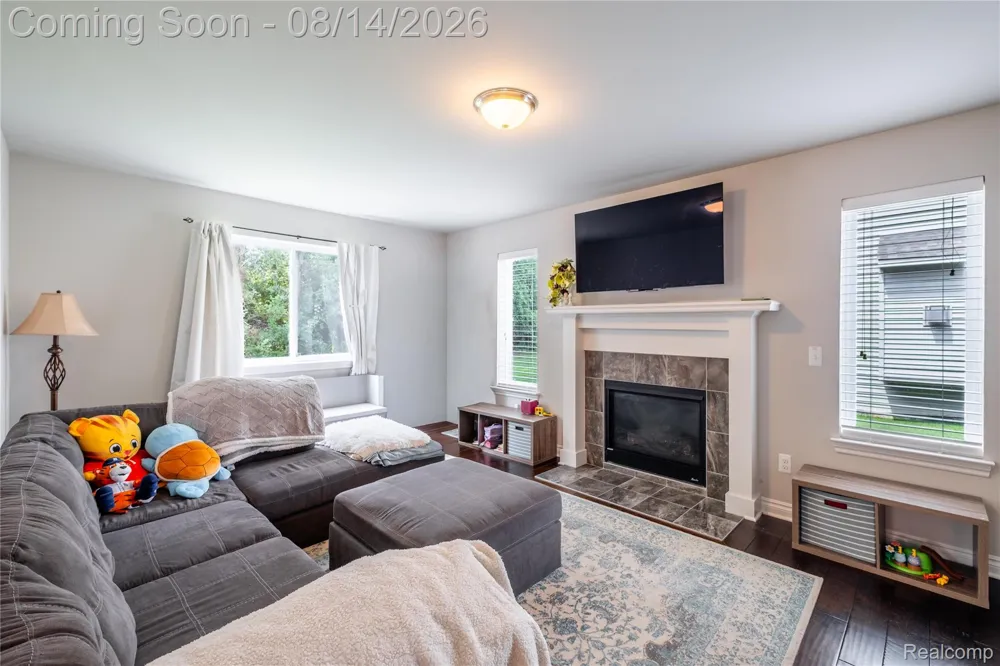 312 Dakota Lane White Lake Charter Township, MI 48386