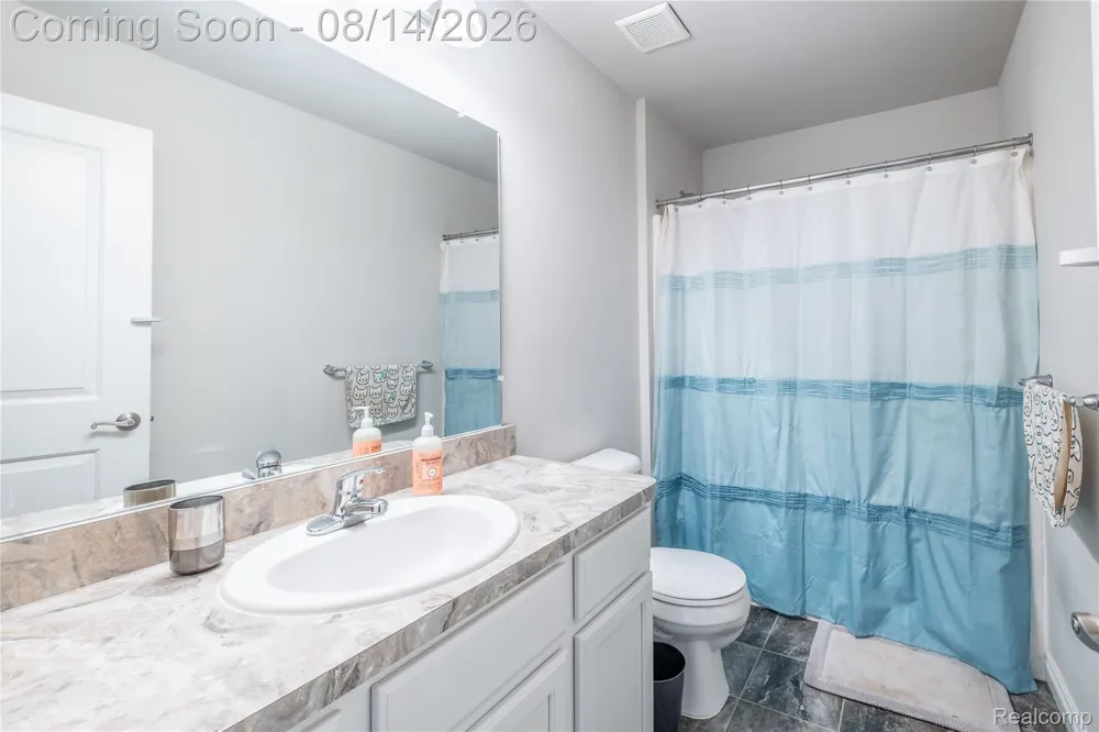 312 Dakota Lane White Lake Charter Township, MI 48386