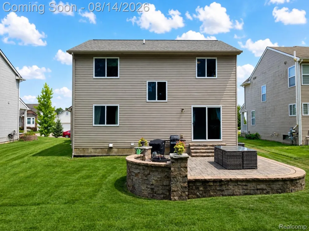 312 Dakota Lane White Lake Charter Township, MI 48386