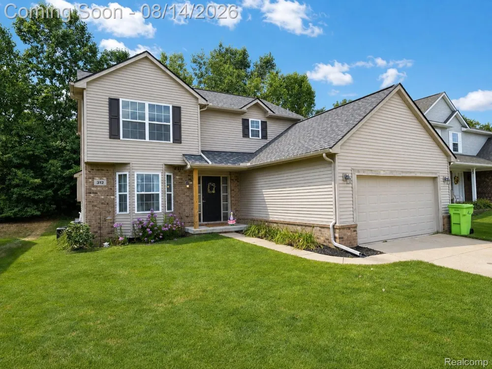 312 Dakota Lane White Lake Charter Township, MI 48386