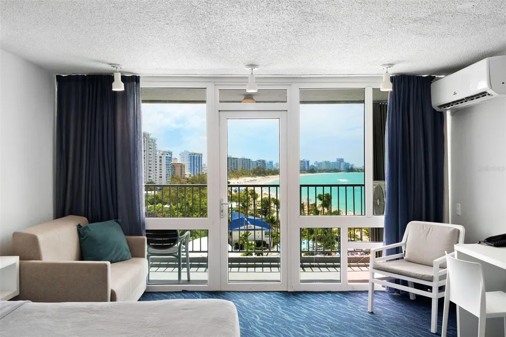 6165 ISLA VERDE AVE. #853 Carolina, PR 00979