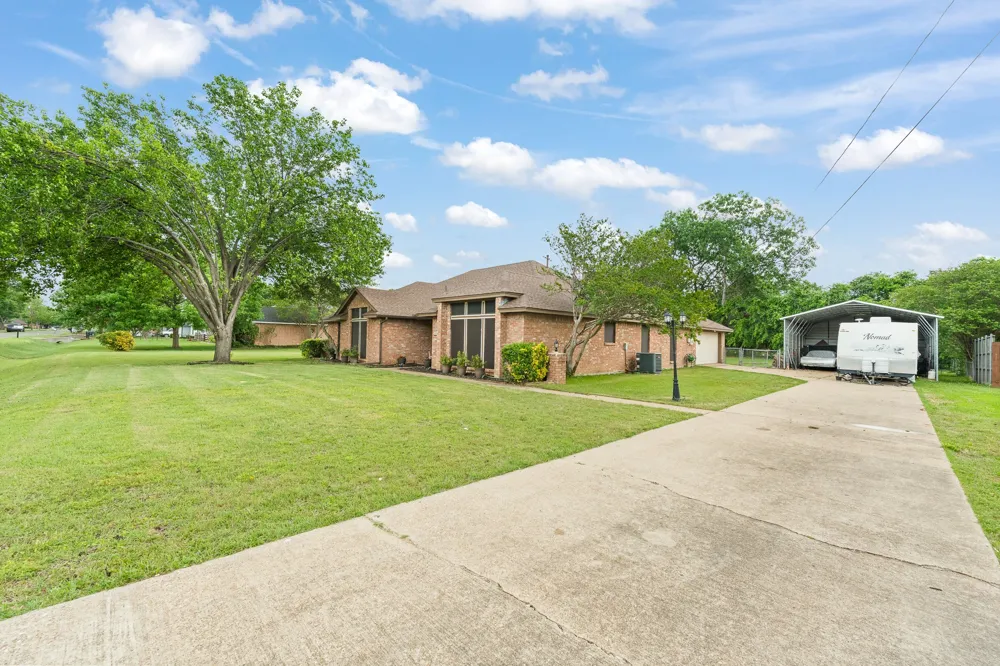 314 Clay Lane Red Oak, TX 75154