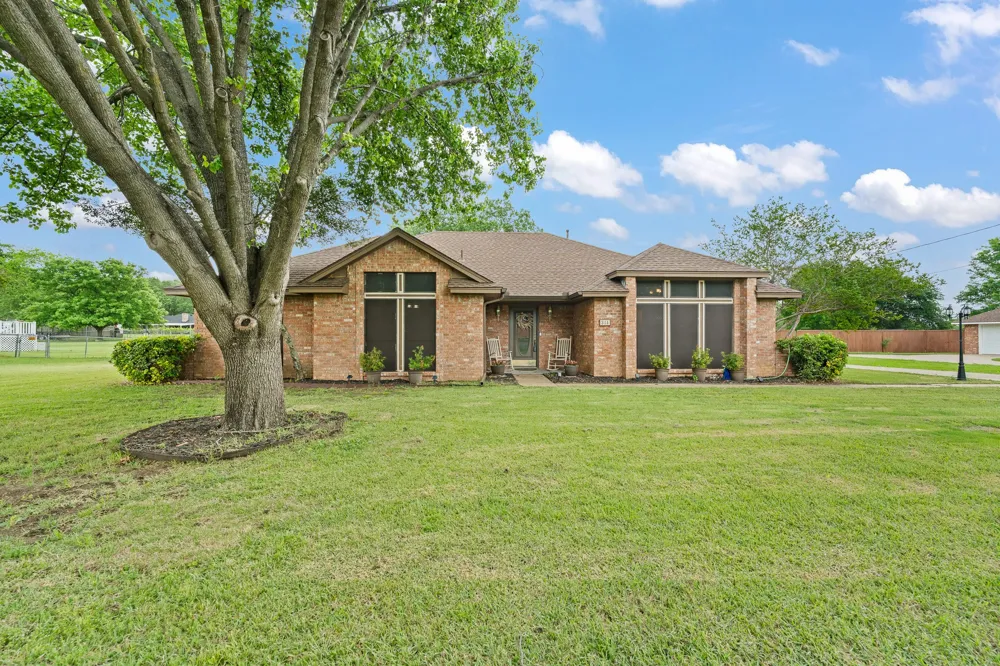 314 Clay Lane Red Oak, TX 75154