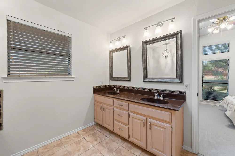 314 Clay Lane Red Oak, TX 75154