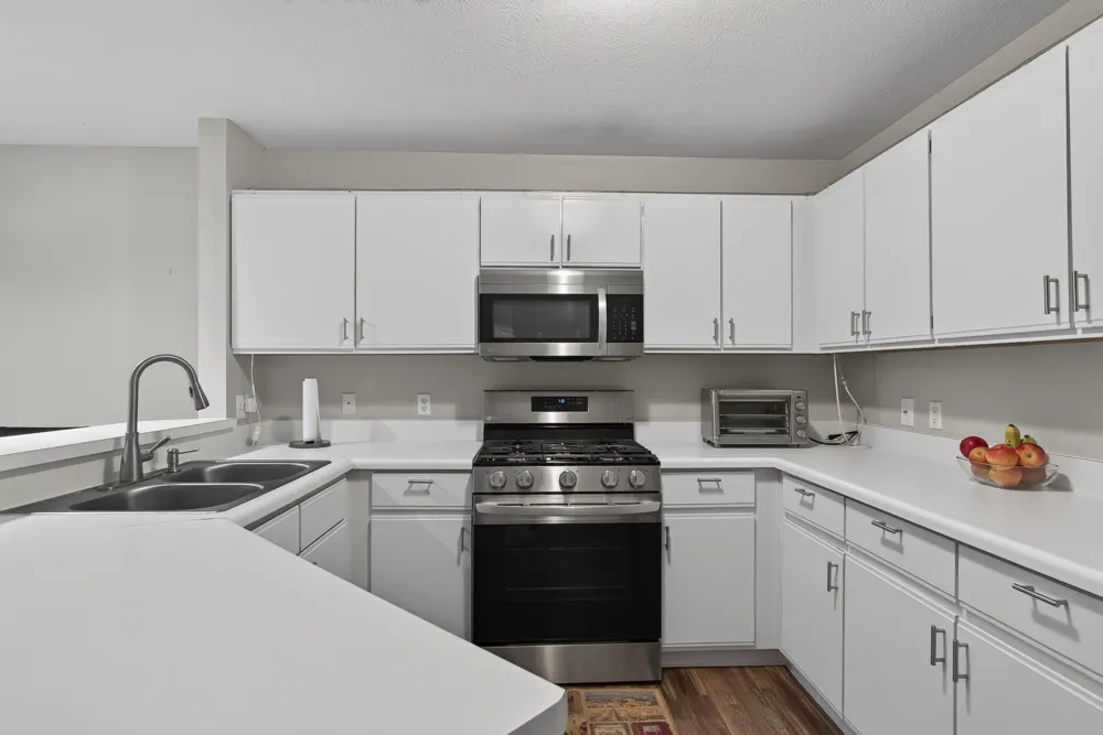 3065 Poplar Creek Drive SE #104 Kentwood City, MI 49512