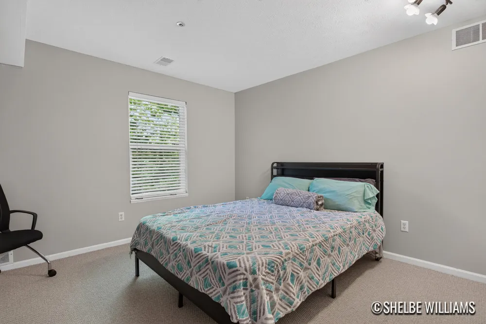 3065 Poplar Creek Drive SE #104 Kentwood City, MI 49512