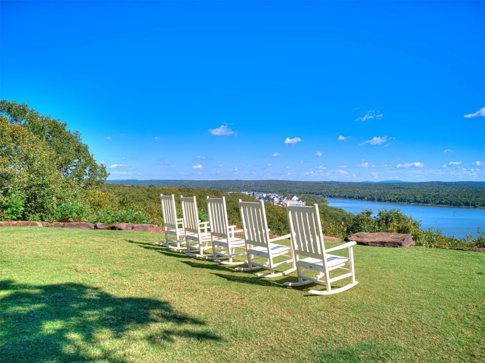 43 Hill Street Carlton Landing, OK 74432