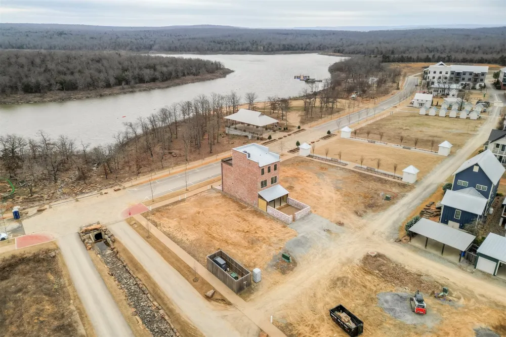 63 Water Street Carlton Landing, OK 74432