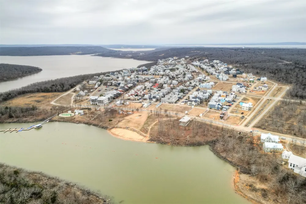 63 Water Street Carlton Landing, OK 74432