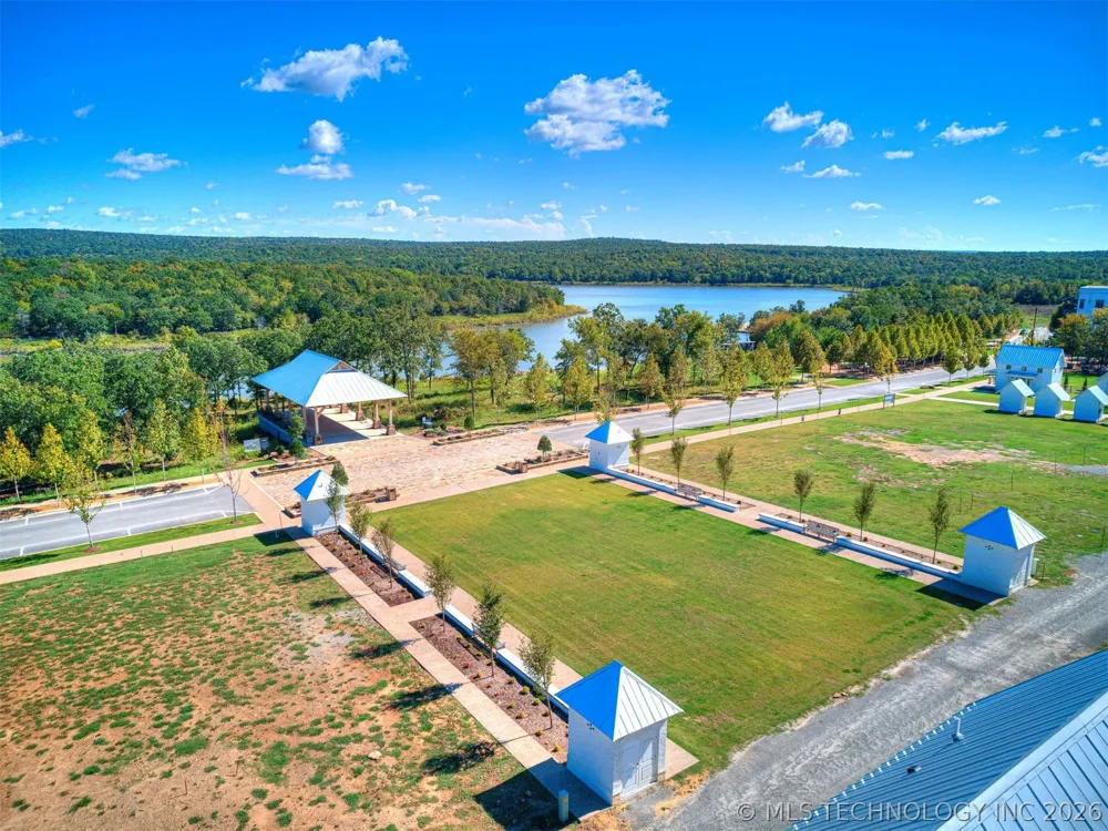 62 Boulevard Carlton Landing, OK 74432