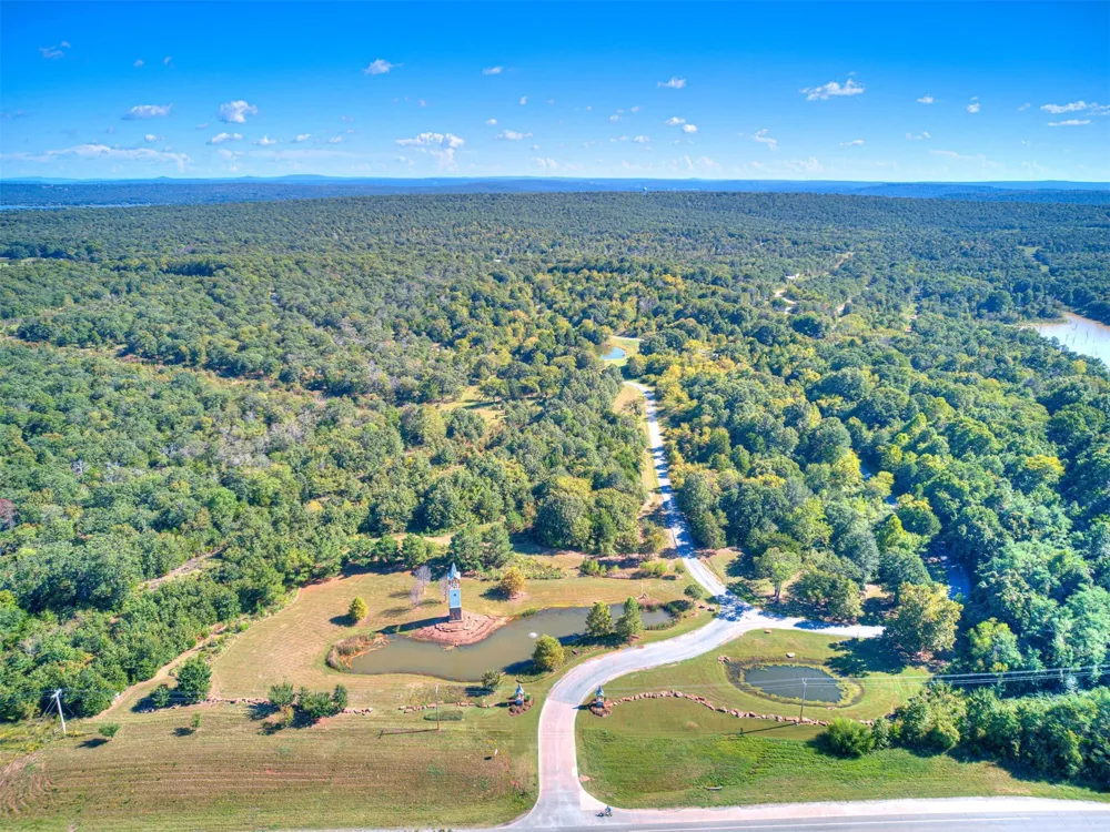 41 Hill Street Carlton Landing, OK 74432