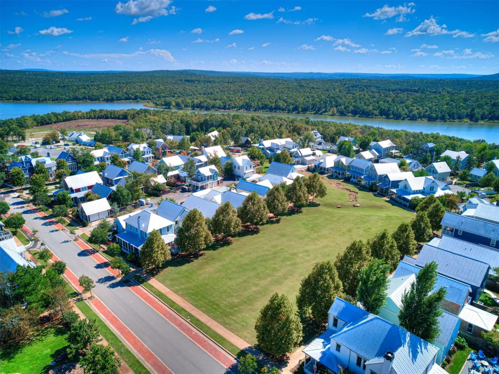 41 Hill Street Carlton Landing, OK 74432