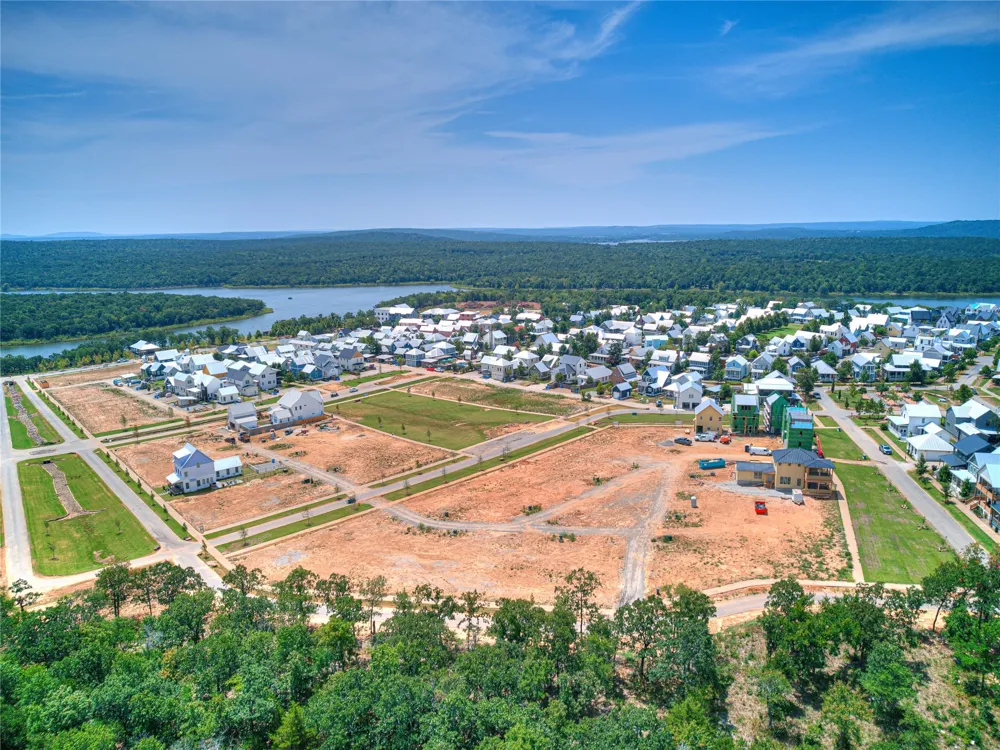 60 Boulevard Carlton Landing, OK 74432