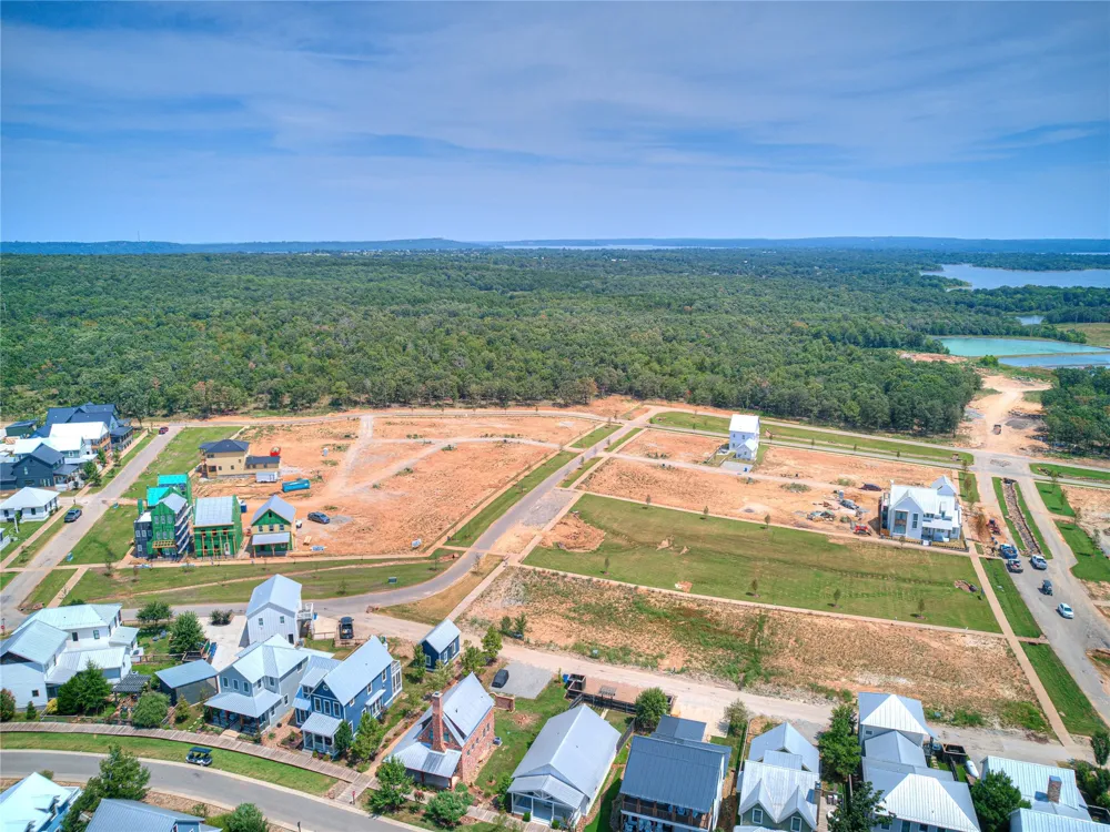 60 Boulevard Carlton Landing, OK 74432