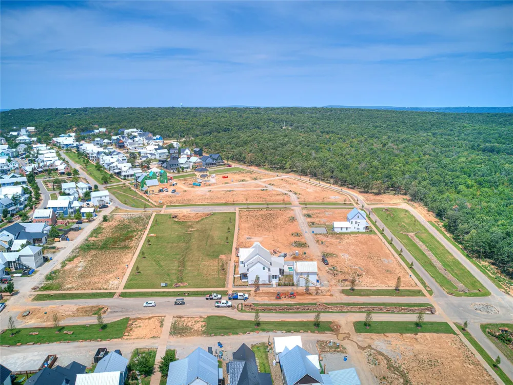 60 Boulevard Carlton Landing, OK 74432