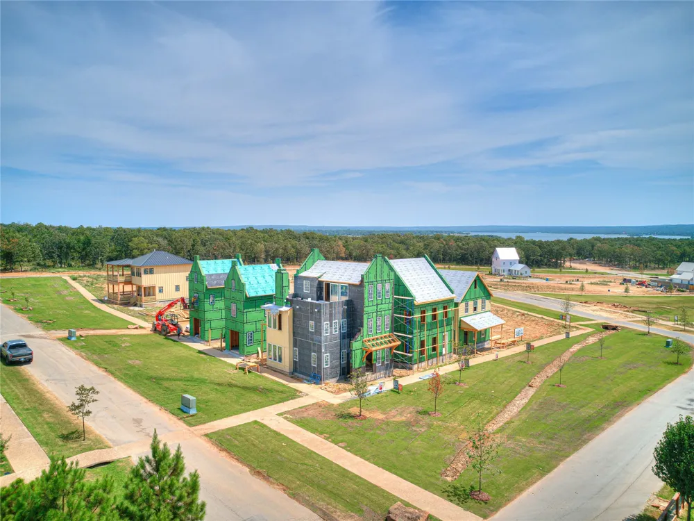 60 Boulevard Carlton Landing, OK 74432