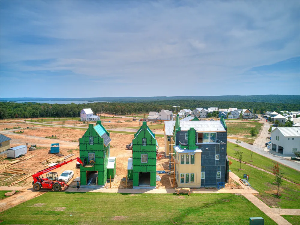 60 Boulevard Carlton Landing, OK 74432