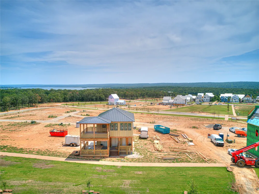 60 Boulevard Carlton Landing, OK 74432