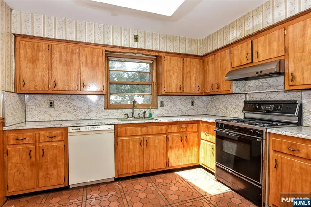 479 Goffle Road Wyckoff, NJ 07481