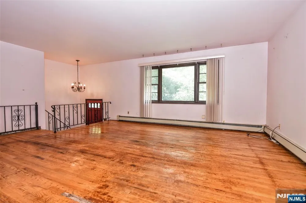 479 Goffle Road Wyckoff, NJ 07481