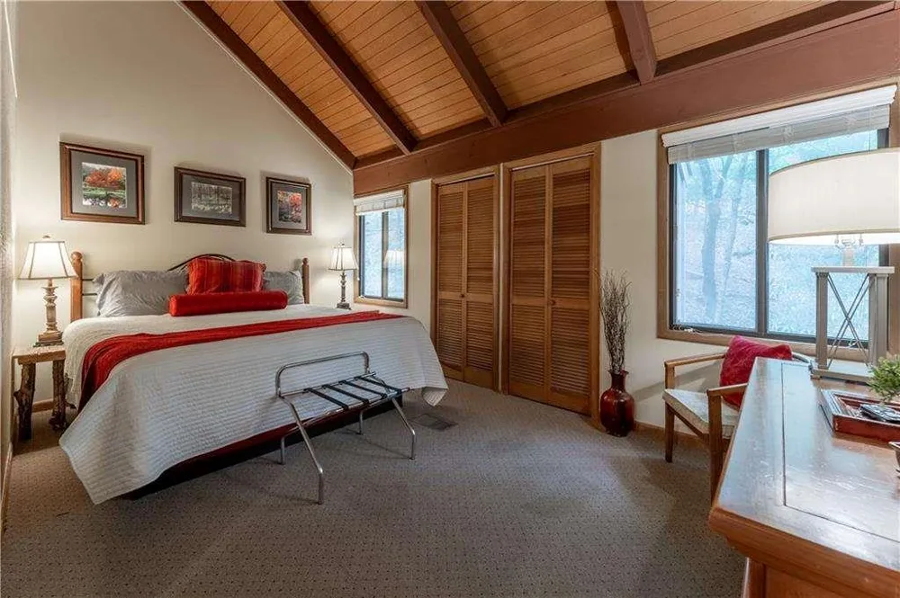 135 Wolfscratch Drive Big Canoe, GA 30143