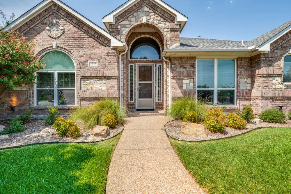 1533 Estates Way Carrollton, TX 75006