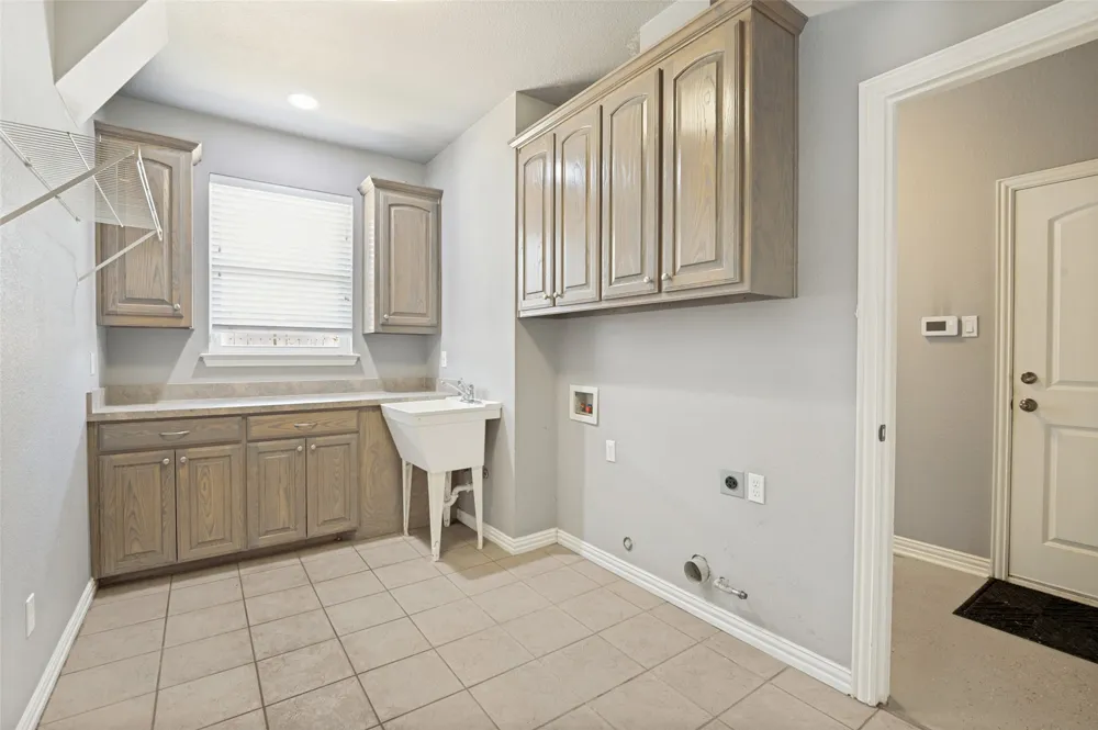 1533 Estates Way Carrollton, TX 75006