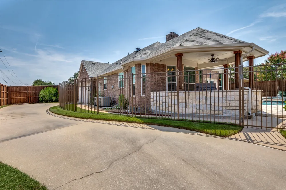 1533 Estates Way Carrollton, TX 75006