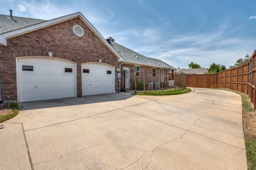 1533 Estates Way Carrollton, TX 75006