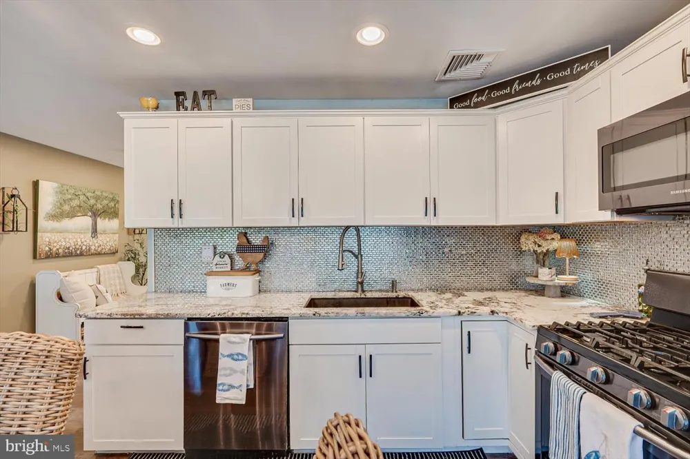 10 FOREST PARK TERRACE Monroe Township, NJ 08831