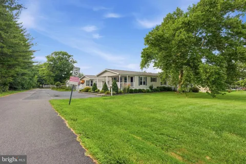 1065 PINE CIRCLE