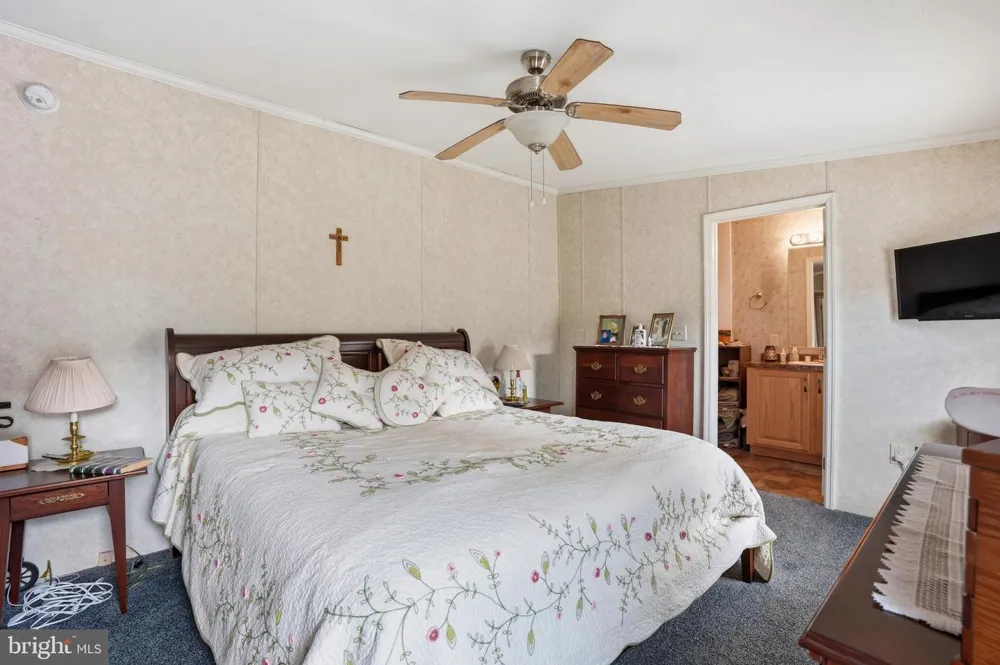 1065 PINE CIRCLE Telford, PA 18969