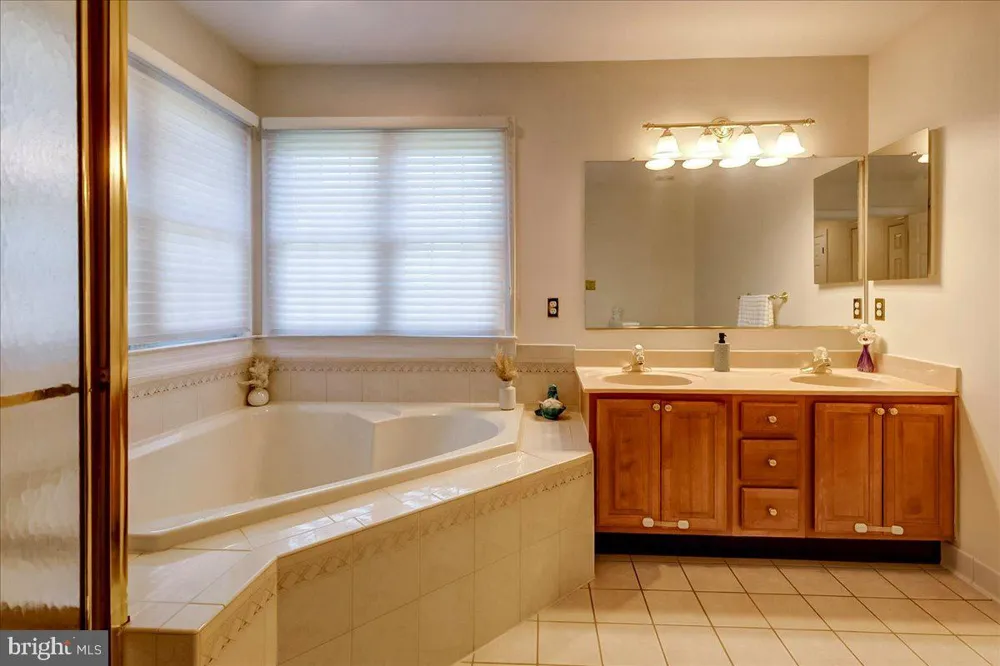5764 OYSTER BAY DRIVE Eldersburg, MD 21784