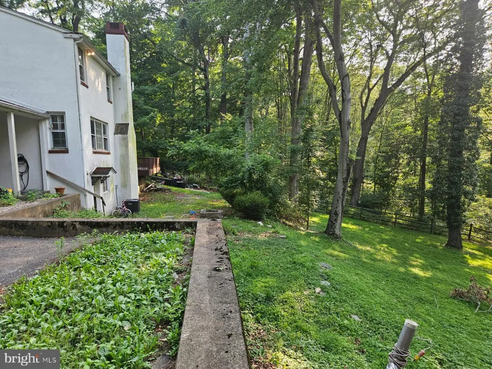 400 MARPLE ROAD Broomall, PA 19008