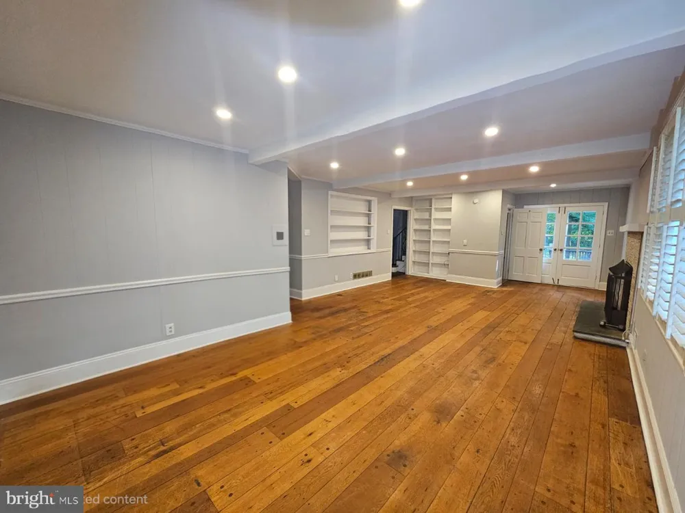 400 MARPLE ROAD Broomall, PA 19008