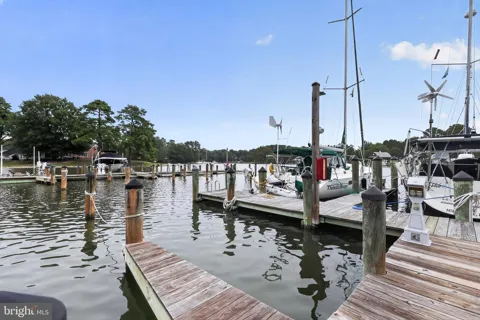 1036 LEEWARD WAY #1036