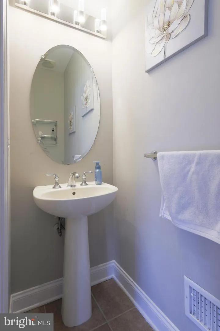 22918 BROWN SQUARE Ashburn, VA 20148