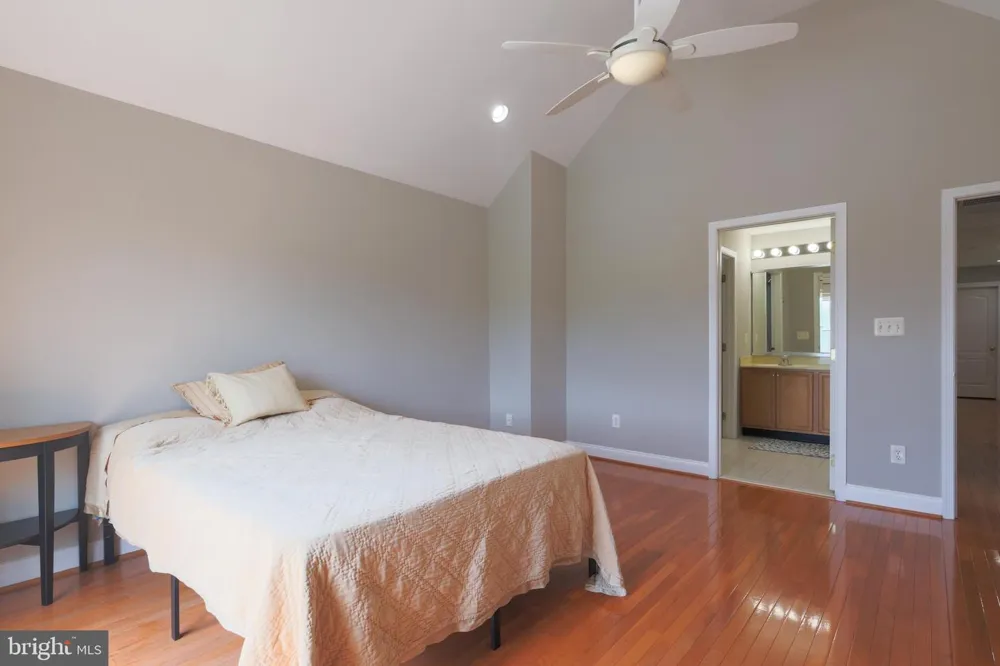 22918 BROWN SQUARE Ashburn, VA 20148