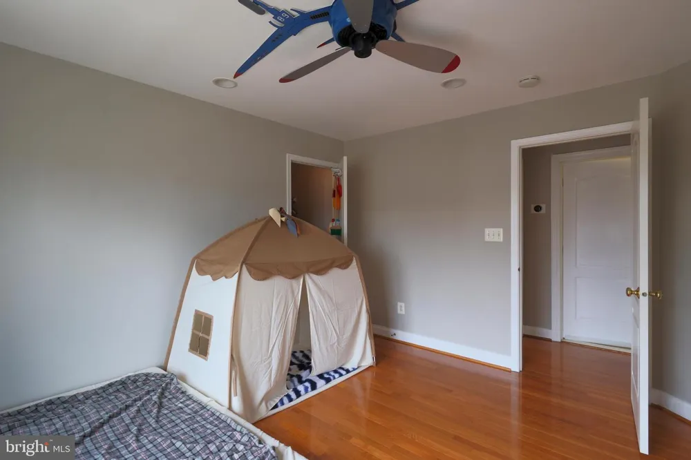 22918 BROWN SQUARE Ashburn, VA 20148