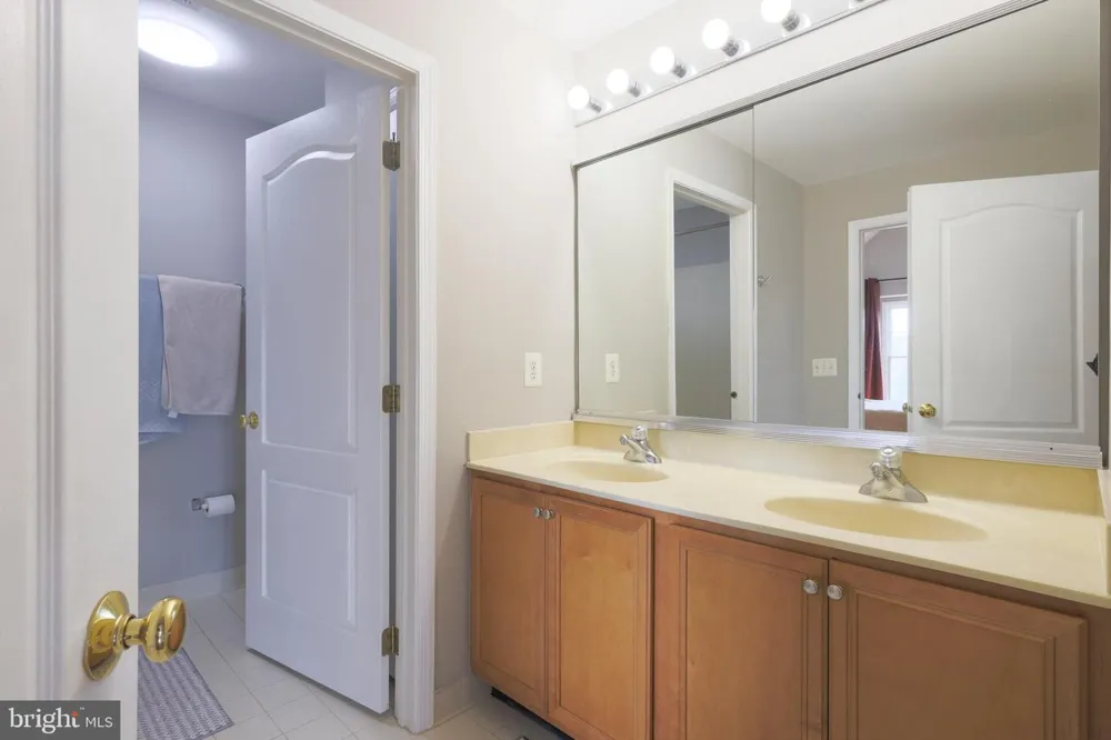 22918 BROWN SQUARE Ashburn, VA 20148