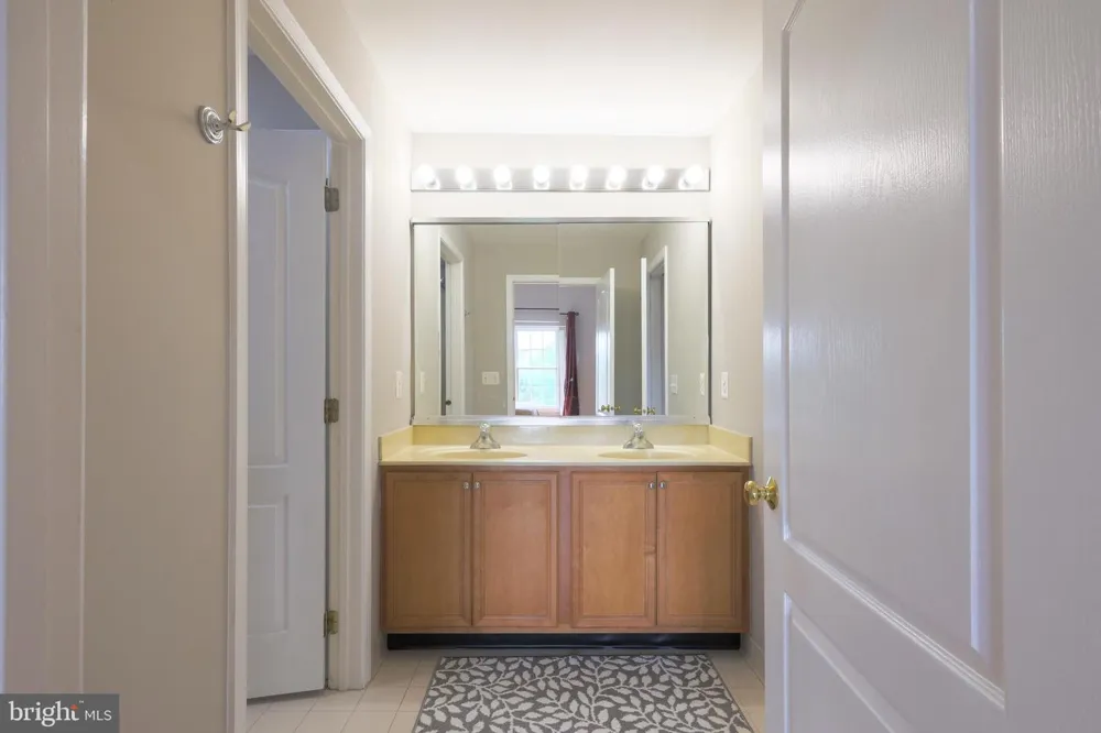 22918 BROWN SQUARE Ashburn, VA 20148