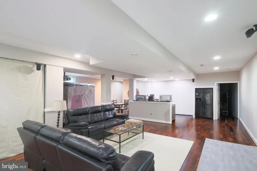 22918 BROWN SQUARE Ashburn, VA 20148