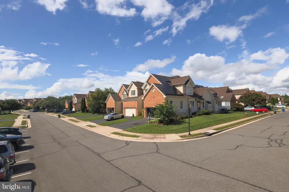 22918 BROWN SQUARE Ashburn, VA 20148