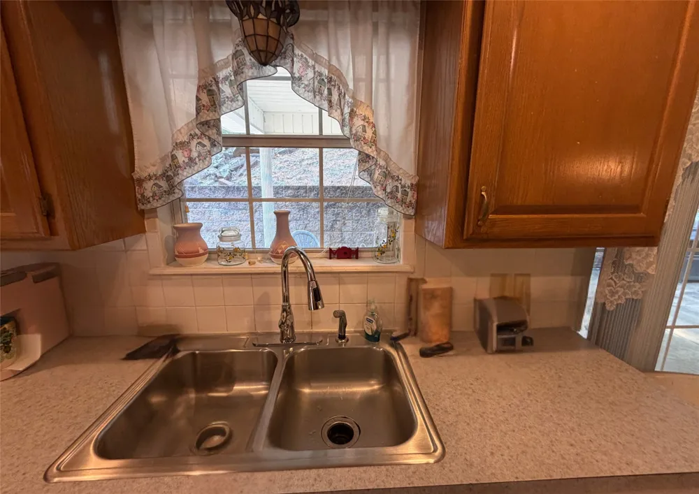 307 Mission Drive Poteau, OK 74953
