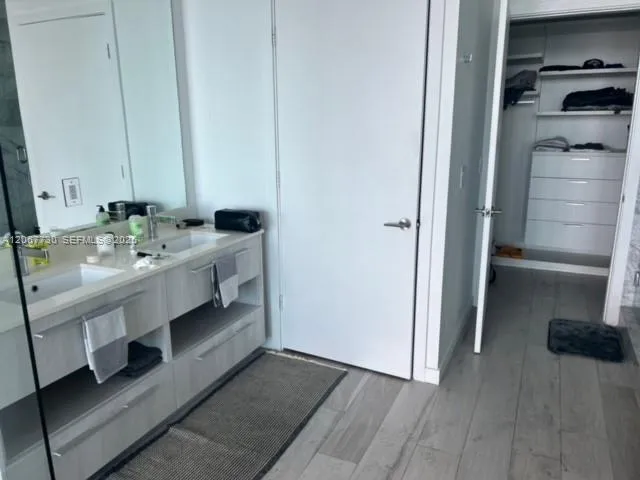 480 NE 31st St #905 Miami, FL 33137