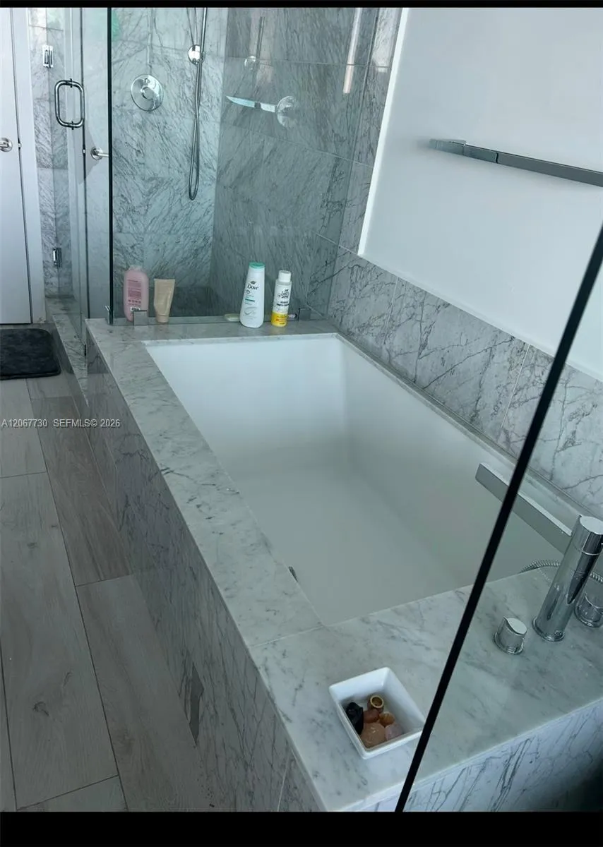480 NE 31st St #905 Miami, FL 33137