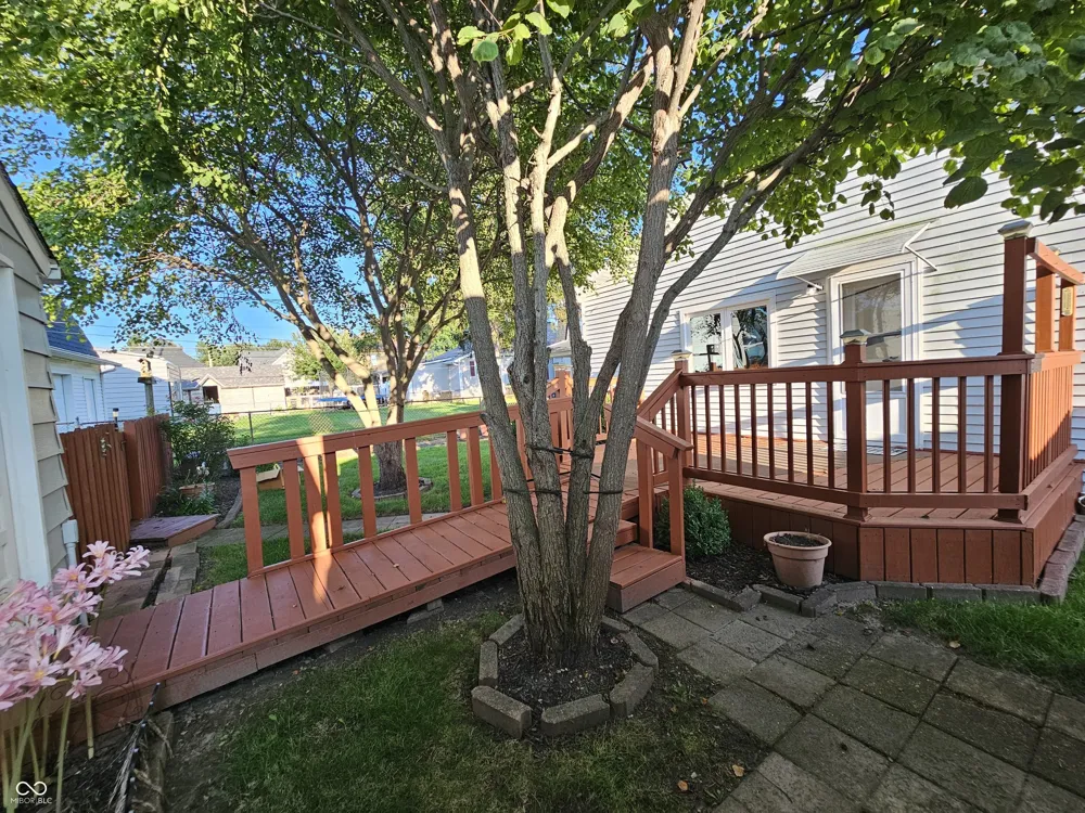 1410 S I STREET Elwood, IN 46036