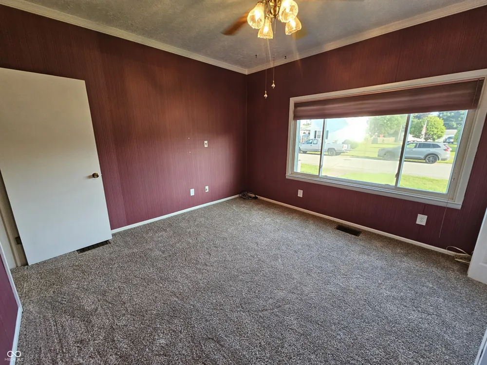 1410 S I STREET Elwood, IN 46036