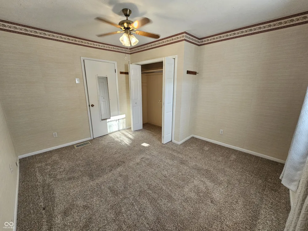 1410 S I STREET Elwood, IN 46036