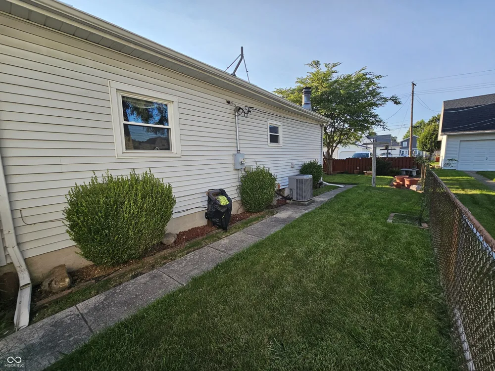 1410 S I STREET Elwood, IN 46036